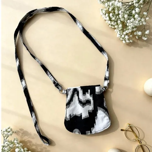 Marg‘ilon Ipak Ikat Bel Sumkasi (Crossbody) – Eksklyuziv Qo‘l Mehnati