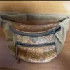 Marg‘ilon Ipak Ikat Bel Sumkasi (Crossbody) – Eksklyuziv Qo‘l Mehnati