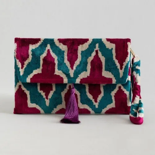 Marg‘ilon Tabiiy Ipak Ikat Ayollar Qo‘l Sumkasi – Eksklyuziv Qo‘l Mehnati